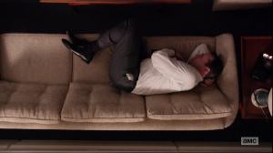 Mad Men_Don en posición fetal