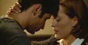 x-files-fight-the-future-mulder-and-scully-almost-kiss