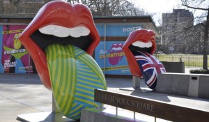 Exhibitionism dos lenguas Saatchi Gallery