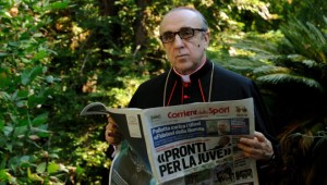 sorrentino-e-la-fede-per-il-napoli-in-the-young-pope-il-cardinale-tifoso-video