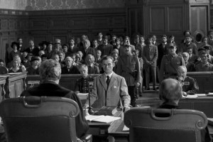 una-historia-de-locos-blanco-y-negro