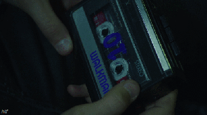 fans-13-reasons-why-pintan-unas-azul-tributo-hannah-baker-selena-gomez-g1.gif.imgo